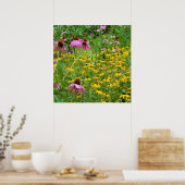 Gelbe und violette Blumen im Garten Poster (Küche)