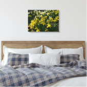 Gelbe und weiße Kleidung Frühlingsblumen Leinwanddruck (Insitu (Schlafzimmer))