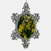 Gelbe und weiße Kleidung Frühlingsblumen Schneeflocken Zinn-Ornament (Links)