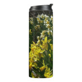 Gelbe und weiße Kleidung Frühlingsblumen Thermosbecher (Nach links gedreht)