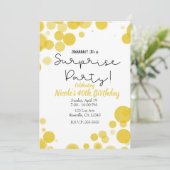 Gelbe und weiße Polka Dot Bubbles Überraschendes P Einladung (Stehend Vorderseite)