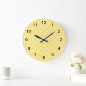 Gelbe und weiße Polka Dots Muster. Große Wanduhr (Zuhause)