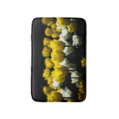Gelbe und weiße Tulpen Badematte (Vorderseite Vertikal)
