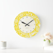 Gelbe und weiße Vintage Blumenfäden Große Wanduhr (Zuhause)