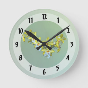 Gelbe und weiße Vuylstekearen Runde Wanduhr