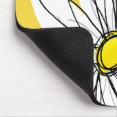 Gelbe und weiße weiße, weißliche Daisy mit benutze Mousepad (Ecke)