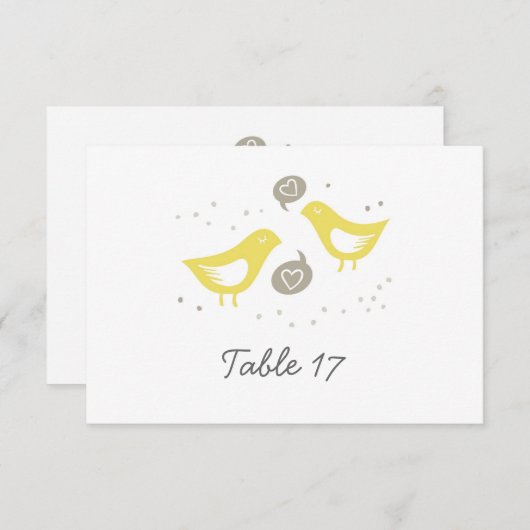 gelbe Vögel, die über Liebe-Tischnummer sprechen Einladung (Vorne/Hinten)