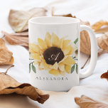 Gelbe Wasserfarben Sonnenblumen und Wildblume Mono Kaffeetasse<br><div class="desc">Elegante Country-Stil Sonnenblumen individuelle Kaffee-Tasse. Unser Design besticht durch handbemalte,  goldgelbe Sonnenblumen,  weiße cremefarbene Blumen und natürliche Vegetation,  die in diesem eleganten Landhausstil gestaltet wurden. Unsere blorgelben Sonnenblumen umwickeln die Tasse. Passen Sie Ihren Namen und Ihr Monogramm an. Alle Blume sind handgemalt von der Moodthology Papery.</div>