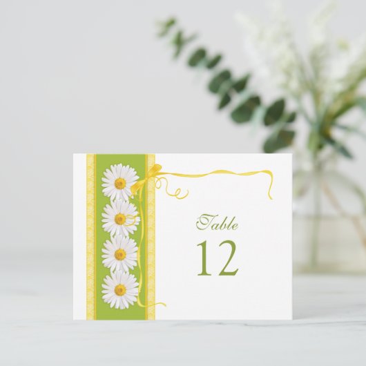Gelbe weiße Daisy Hochzeitskarte Tischnummer (Stehend Vorderseite)