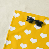 Gelbe weiße Liebe Herzdesign Strandtuch (Beispiel)