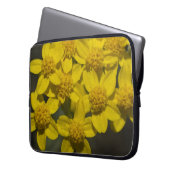 Gelbe Wildblumen Laptopschutzhülle (Vorderseite Links)
