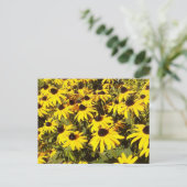 Gelbe Wildblumen Postkarte (Stehend Vorderseite)