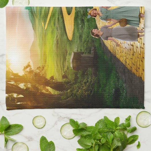 Gelbe Ziegelstraße bis Smaragdstadt Geschirrtuch (Gefaltet)