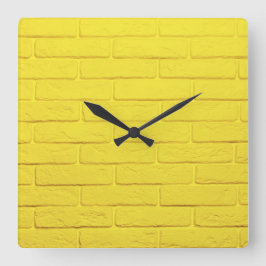 gelbe Ziegelwand Quadratische Wanduhr