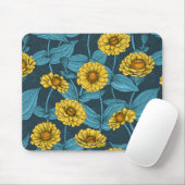 Gelbe Zinnien in dunkelblau Mousepad (Mit Mouse)