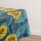 Gelbe Zinnien in dunkelblau Tischdecke (Beispiel)