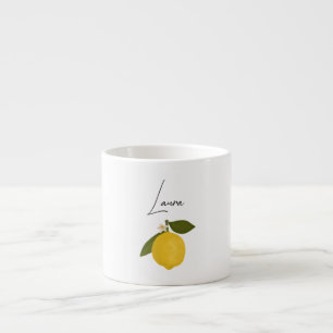 Gelbe Zitrone mit grünen Blättern Frische Zitrus Espressotasse