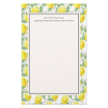 Gelbe Zitronen mit grünen Blätter Muster