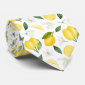 Gelbe Zitronen und Zitronenblüten Krawatte (Gerollt)