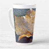 Gelber Ahornblätterblättriger Ahornblättriger, gef Milchtasse (Linke Ecke)