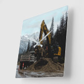 Gelber Bagger und Mauerwerk Quadratische Wanduhr (Winkel)