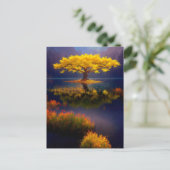 Gelber Baum mitten im See Postkarte (Stehend Vorderseite)