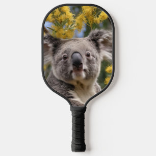 gelber, blühender Wattbaum mit Koala, Pickleball Schläger