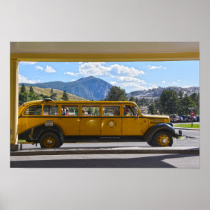 Gelber Bus, Yellowstone Nationalpark, Wyoming Poster