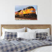 Gelber Diesel Lokomotive-Zug 24"x16" groß Leinwanddruck (Insitu (Schlafzimmer))