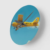 gelber Flyer hoch Runde Wanduhr (Winkel)