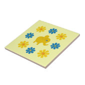 Gelber Frühlingelefant, gelb, blaue Blumen Fliese (Seite)