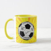 Gelber Fußball Custom Alter Name Geburtstag  Tasse (Links)