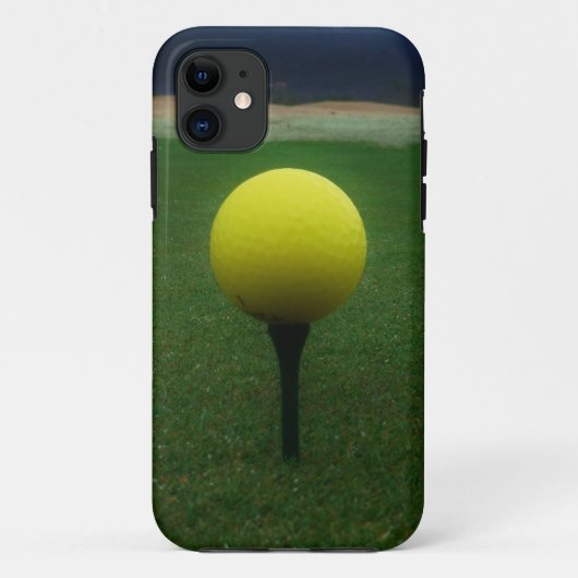 Gelber Golfball auf dem Golfplatz Case-Mate iPhone Hülle (Rückseite)