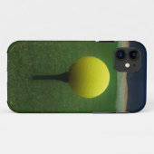 Gelber Golfball auf dem Golfplatz Case-Mate iPhone Hülle (Rückseite (Horizontal))