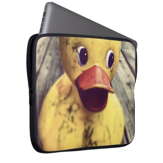 Gelber Gummi Ducky braucht einen Bath! Laptopschutzhülle (Vorne Rechts)