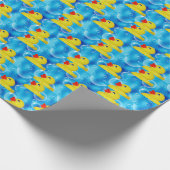 Gelber Gummi Ducky in Blasen Geschenkpapier (Ecke)