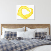 Gelber Herzdrache Leinwanddruck (Insitu (Schlafzimmer))