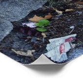 Gelber Hydrant und wild lebende Blume Poster (Ecke)