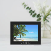 Gelber Kajak auf schwarzer Karte mit weißem Sand (Stehend Vorderseite)