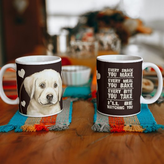 Gelber Labrador Hund jeden Snack, den Sie machen Kaffeetasse