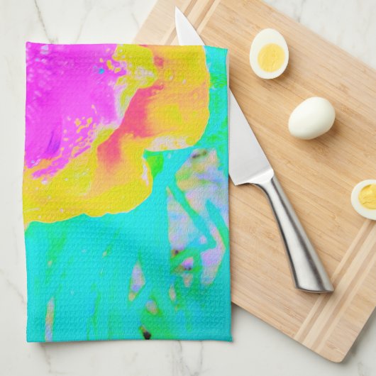 Gelber Mohn mit Hot-Pink-Mitte auf Türkis Geschirrtuch (Viertel Falte)