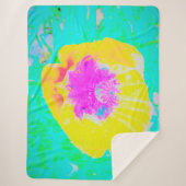 Gelber Mohn mit Hot-Pink-Mitte auf Türkis Sherpadecke (Vorderseite)