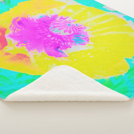 Gelber Mohn mit Hot-Pink-Mitte auf Türkis Sherpadecke (3/4)