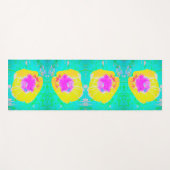 Gelber Mohn mit Hot-Pink-Mitte auf Türkis Yogamatte (Vorderseite (Horizontal))