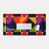 Gelber Name, bunte geometrische Formen Schreibtischunterlage (Tastatur & Maus)