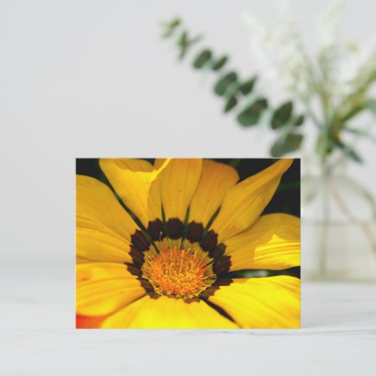Gelber Power Postkarte (Stehend Vorderseite)