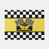 Gelber Rennwagen: Schachbrett-Flagge Fußmatte (Vorderseite)
