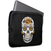 Gelber Rosenzucker-Schädel auf schwarz Laptopschutzhülle (Vorne Rechts)