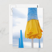 Gelber Schirm Postkarte (Vorne/Hinten)