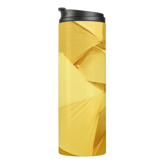 Gelber Schirm Thermosbecher (Nach rechts gedreht)